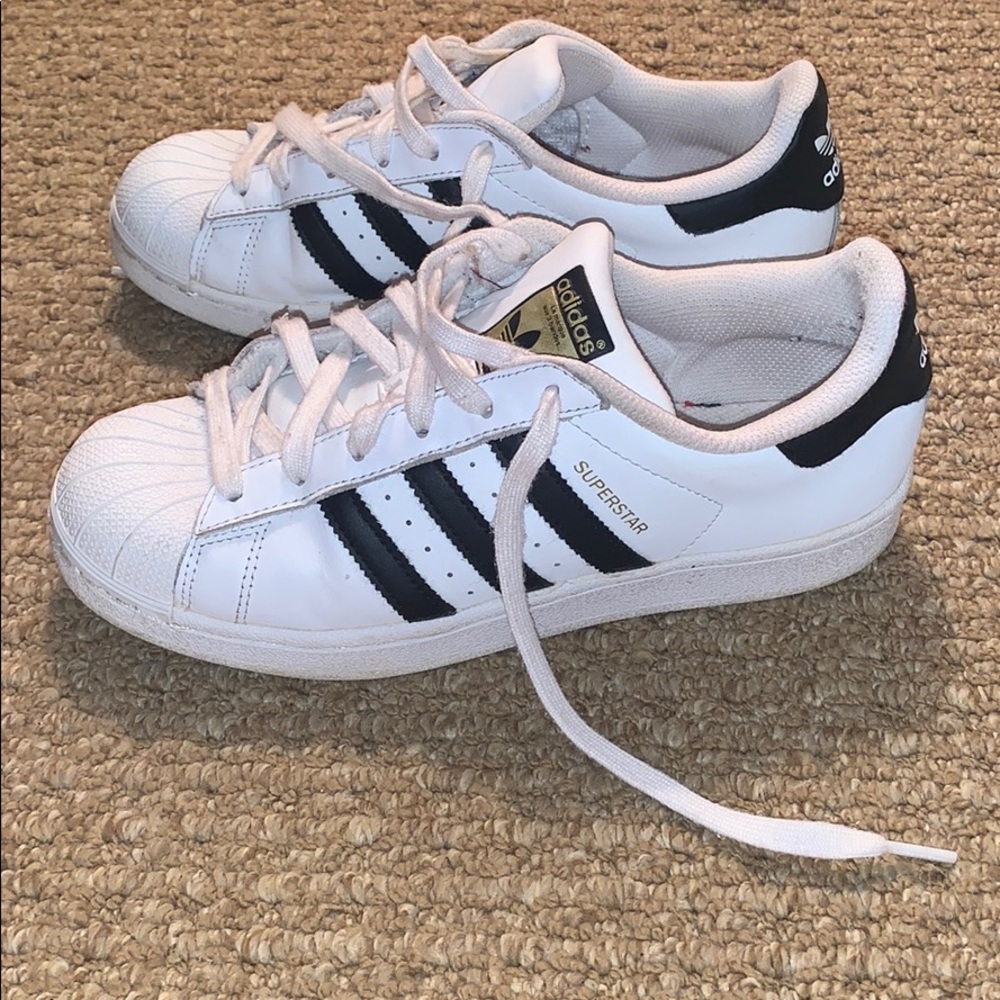Adidas superstars